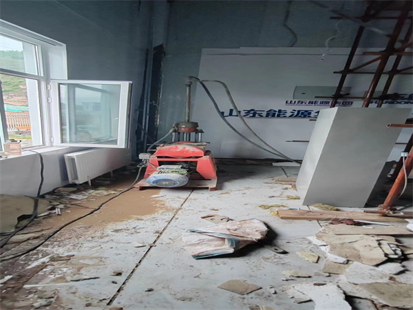 长征镇地基基础下沉墙体裂缝加固注浆顶升施工